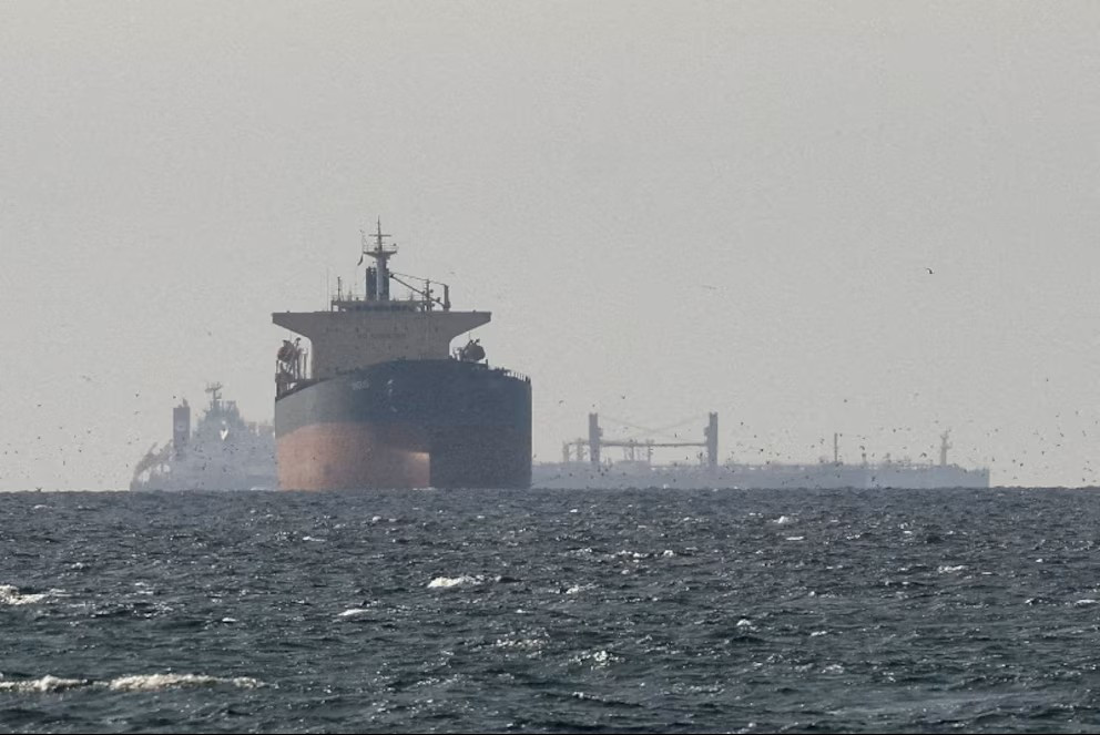 Diario Frontera, Frontera Digital,  Internacionales, ,“El granelero NJ Earth, propiedad de un armador griego, ha cruzado el estrecho a las 08h44 GMT, mientras que el Daytona Beach, con bandera de Liberia, realizó su travesía antes, a las 06h59 GMT, poco después de haber zarpado del puerto de Bandar Abás”, según la cuenta de X de la empresa,Primeros cruces de buques por el estrecho de Ormuz tras el anuncio de la tregua