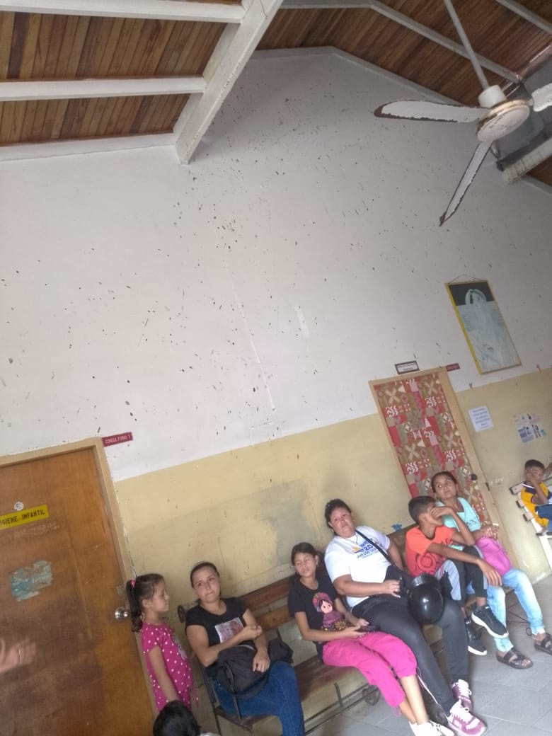 Diario Frontera, Frontera Digital,  El Vigía Panamericana, ,Se observan manchas de estiércol de murciélagos en el Hospitalito del Niño de El Vigía