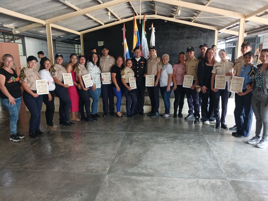 Diario Frontera, Frontera Digital,  Regionales, ,Marcel José Arias Vargas, Instructor Mayor, informó que en esta ocasión se otorgaron ascensos y condecoraciones a 10 brigadieres, quienes han demostrado méritos suficientes en su proceso de formación,Estudiantes del Liceo "Dr. José Ramón Vega" en Zea ascienden en la Brigada de Soberanía Nacional