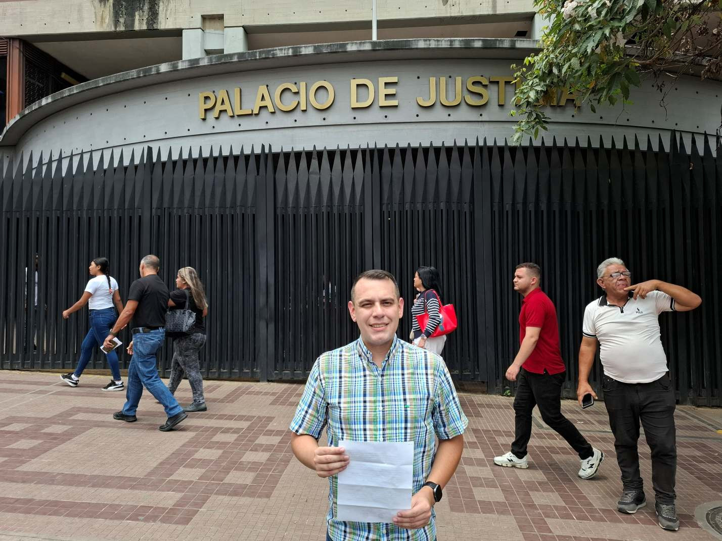 Diario Frontera, Frontera Digital,  Nacionales, ,El documento, emanado del Tribunal Vigésimo Tercero en funciones de control del Circuito Judicial Penal del Área Metropolitana de Caracas, indica que el fallo fue adoptado conforme a lo establecido en el Código Orgánico Procesal Penal y el Código Penal venezolano,Tribunal decretó el sobreseimiento del caso contra Darvinson Rojas
