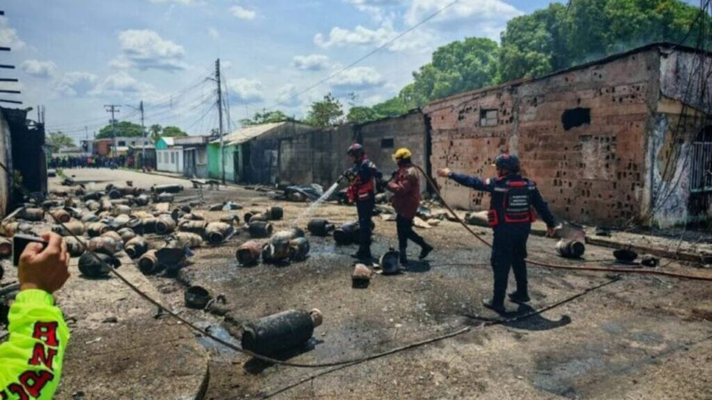 Diario Frontera, Frontera Digital,  Nacionales, ,Explosión de más de 180 bombonas de gas generó incendio de gran magnitud en San Carlos