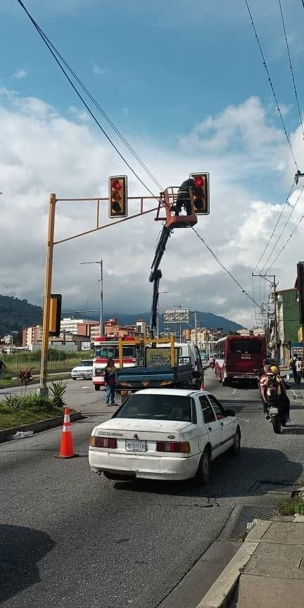 Diario Frontera, Frontera Digital,  Regionales, ,Alcaldía de Mérida recupera red de semáforos en las avenidas Urdaneta y 16 de Septiembre