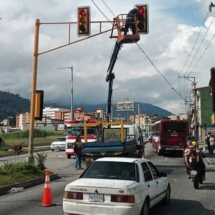 Diario Frontera, Frontera Digital,  Regionales, ,Alcaldía de Mérida recupera red de semáforos en las avenidas Urdaneta y 16 de Septiembre