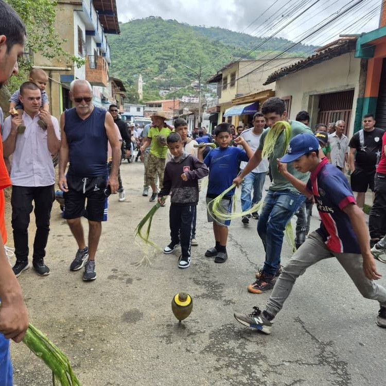 Diario Frontera, Frontera Digital,  Regionales, ,En Pinto Salinas se realizó la tradicional “Chipola” de Jueves Santo