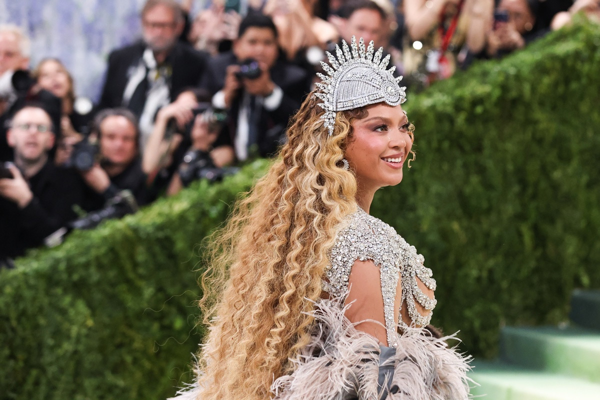 Diario Frontera, Frontera Digital,  Farándula, ,Beyoncé regresó a la Met Gala tras una década | Foto EFE/EPA/SARAH YENESEL,MET Gala 2026: los looks más comentados de la noche