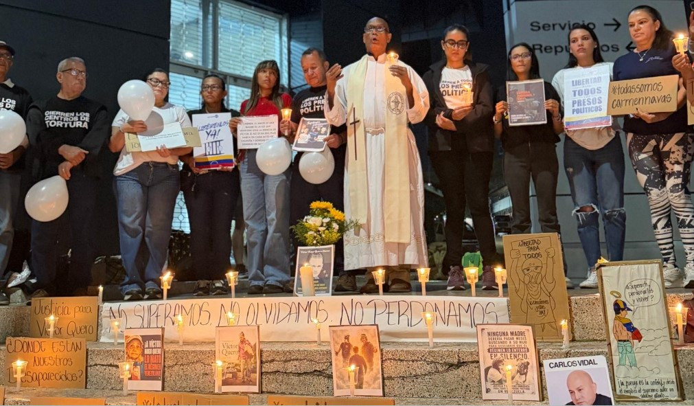 Diario Frontera, Frontera Digital,  Nacionales, ,Justicia para Víctor Quero: Familiares de presos políticos 
dieron el último adiós frente a El Helicoide