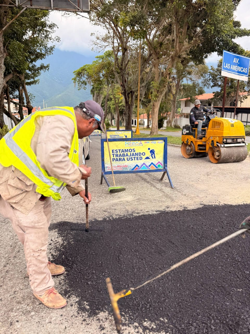 Diario Frontera, Frontera Digital,  Regionales, ,En un esfuerzo articulado con el Gobierno nacional y regional, la máxima autoridad municipal dio inicio este martes a una nueva fase del plan de asfaltado en la avenida Los Próceres,Alcalde Nelson Álvarez mantiene Plan de Asfaltado en el municipio Libertador