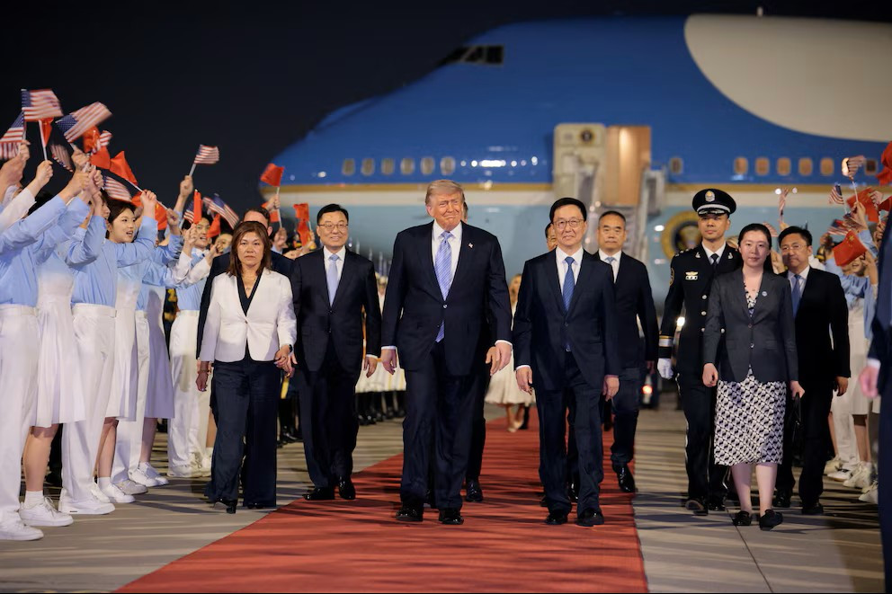 Diario Frontera, Frontera Digital,  Internacionales, ,Donald Trump llegó a China. (REUTERS/Evan Vucci),Donald Trump llegó a China para reunirse con Xi Jinping 
en medio de tensiones comerciales y la guerra contra Irán