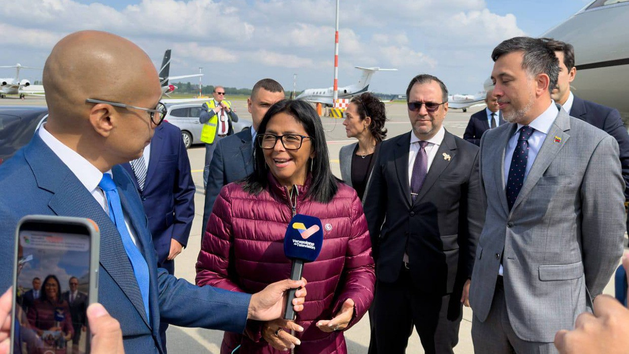 Diario Frontera, Frontera Digital,  Nacionales, ,Presidenta encargada Delcy Rodríguez llega a Países Bajos 
para ejercer histórica defensa en la CIJ