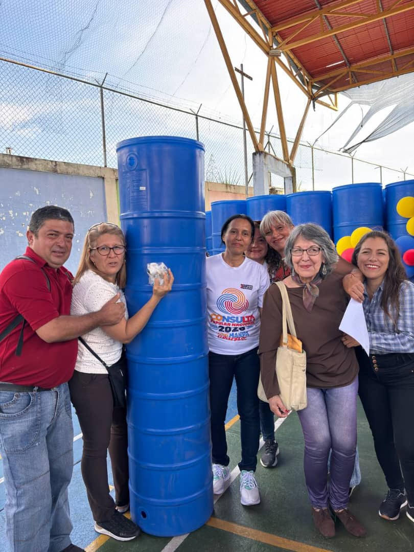Diario Frontera, Frontera Digital,  Regionales, ,Deliana Agüero, vocera del Consejo Comunal Residencias El Rosario, destacó que esta iniciativa beneficia a unas 80 familias de la Urbanización Humboldt y el sector Simón Rodríguez de Santa Bárbara Oeste,Alcaldía de Mérida fortalece el bienestar familiar con entrega de tanques de agua