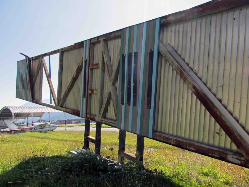 Diario Frontera, Frontera Digital,  Regionales, ,La Inducción Cromática Merideña no es solo una instalación plástica: es un patrimonio espiritual y cultural de Mérida, que refleja la visión de Cruz-Diez de llevar el arte cinético a la vida cotidian,En riesgo obra de Carlos Cruz-Diez ubicada 
en el aeropuerto “Alberto Carnevali” de Mérida