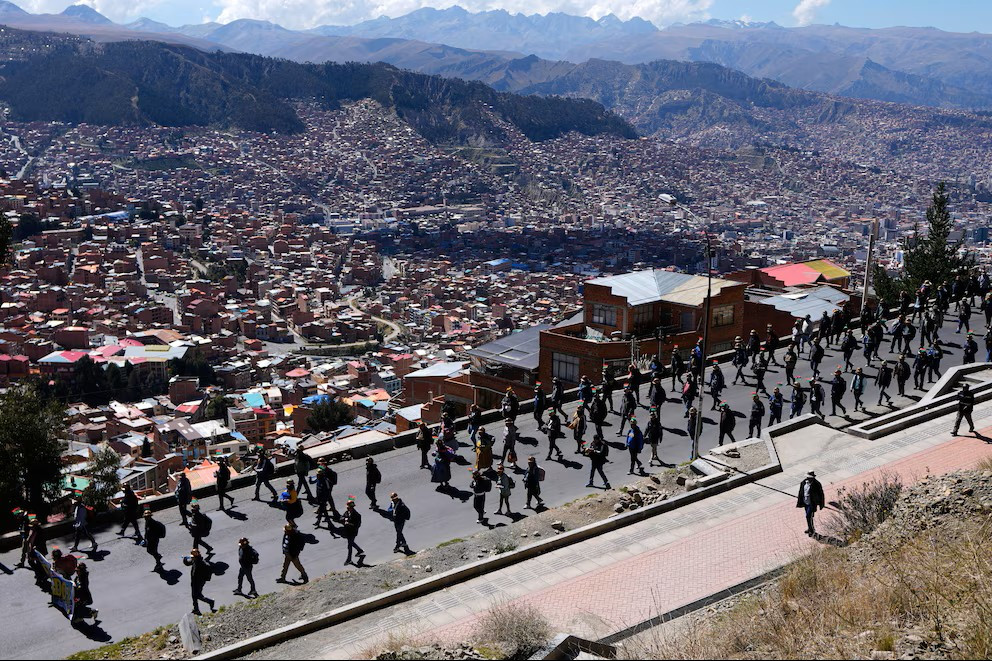 Diario Frontera, Frontera Digital,  Internacionales, ,La operación, denominada "Corredor humanitario“, involucra a aproximadamente 2.500 agentes policiales y 1.000 militares,El gobierno de Bolivia inició una operación policial y militar para levantar los bloqueos de carreteras