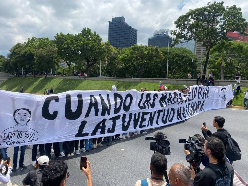Diario Frontera, Frontera Digital,  Nacionales, ,Estudiantes rindieron homenaje a Carmen Navas en protesta tras su muerte: “Tu causa sigue viva”