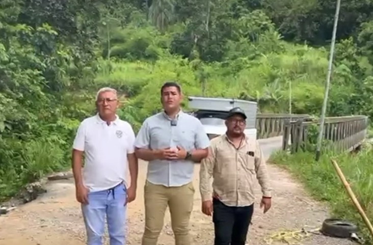 Diario Frontera, Frontera Digital,  El Vigía Panamericana, ,Contreras, acompañado de los concejales Yovany Araque y Johan Rojas, enfatizó que esta vía corresponde al Gobierno nacional,Carretera El Vigía - Mesa Bolívar muestra 14 fallas de bordes