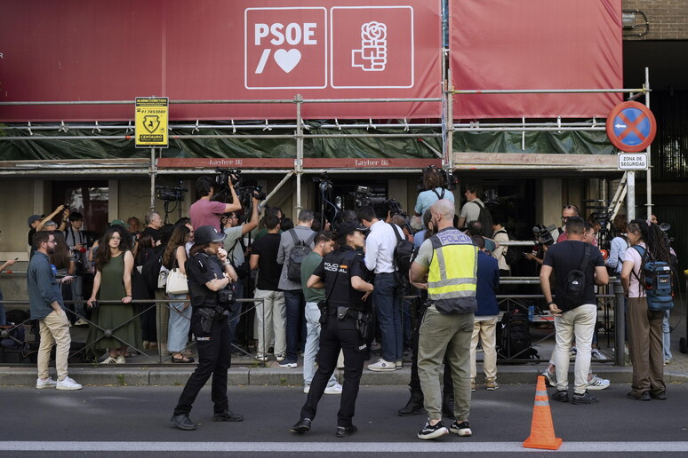 Diario Frontera, Frontera Digital,  Internacionales, ,Los hechos en los que indaga el juez Pedraz ya estaban siendo investigados por el juez de Madrid Arturo Zamarriego,Allanan sede del partido político de Pedro Sánchez