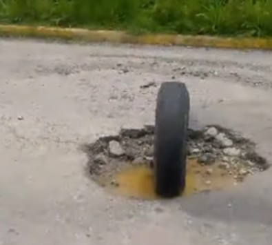 Diario Frontera, Frontera Digital,  El Vigía Panamericana, ,Importante recordar que este enlace fue ejecutado en la gestión regional de Alexis Ramírez, sin ningún tipo de aprobación profesional por parte del Colegio de Ingenieros de El Vigía,Crecen los cráteres en el enlace vial Yoel Finol de El Vigía