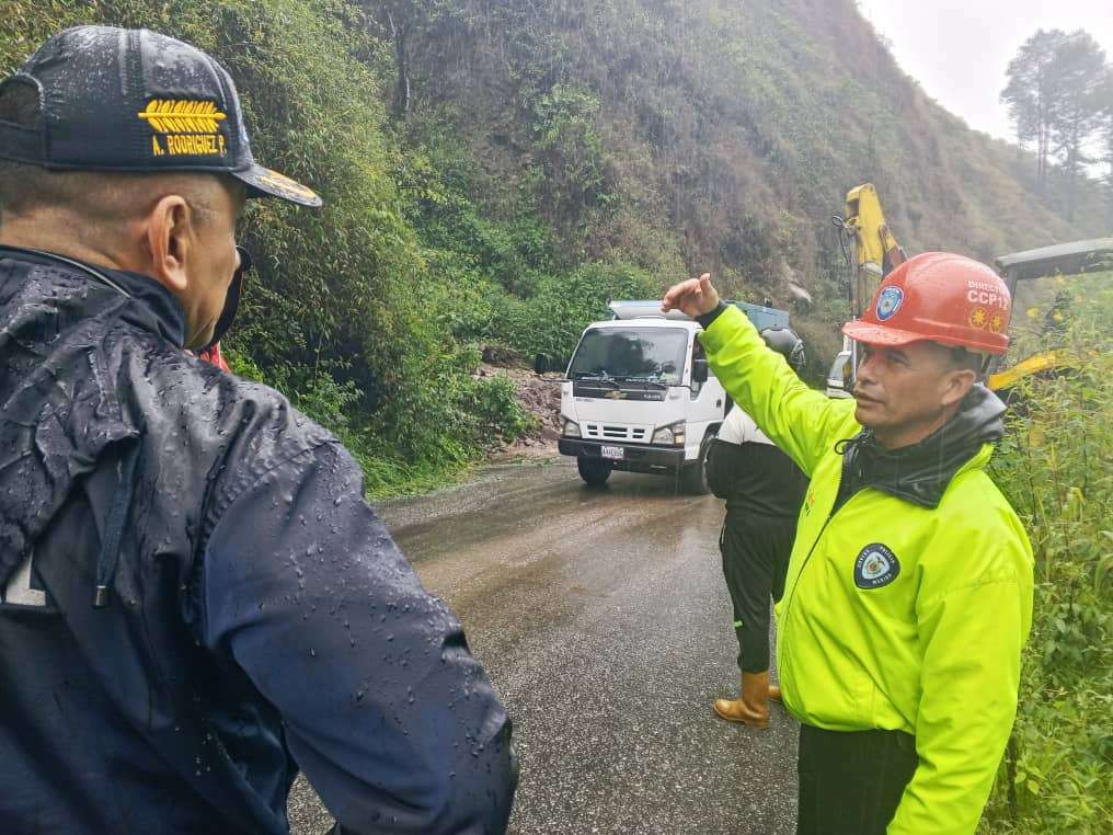 Diario Frontera, Frontera Digital,  Regionales, ,Abierto paso a riesgo entre Mérida y Barinas tras derrumbe por lluvias