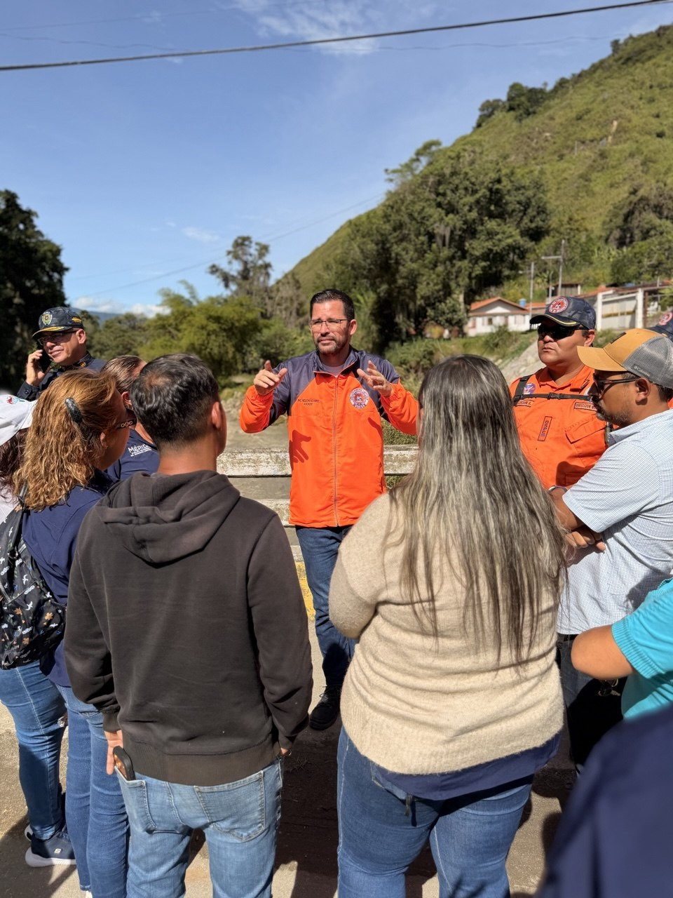 Diario Frontera, Frontera Digital,  Regionales, ,Nelson Álvarez, informó que parte de la calzada resultó comprometida debido a las precipitaciones continuas que han afectado a la región andina, por lo que se activó un plan de contingencia inmediato,Alcalde Nelson Álvarez inspeccionó afectaciones por lluvias en el puente de El Arenal
