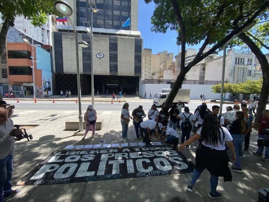 Diario Frontera, Frontera Digital,  Nacionales, ,Familiares exigieron al fiscal Devoe respuesta sobre la situación de los presos políticos