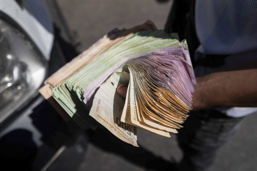 Diario Frontera, Frontera Digital,  Nacionales, ,El bolívar ha perdido casi la mitad de su valor frente al dólar en lo que va de 2026
