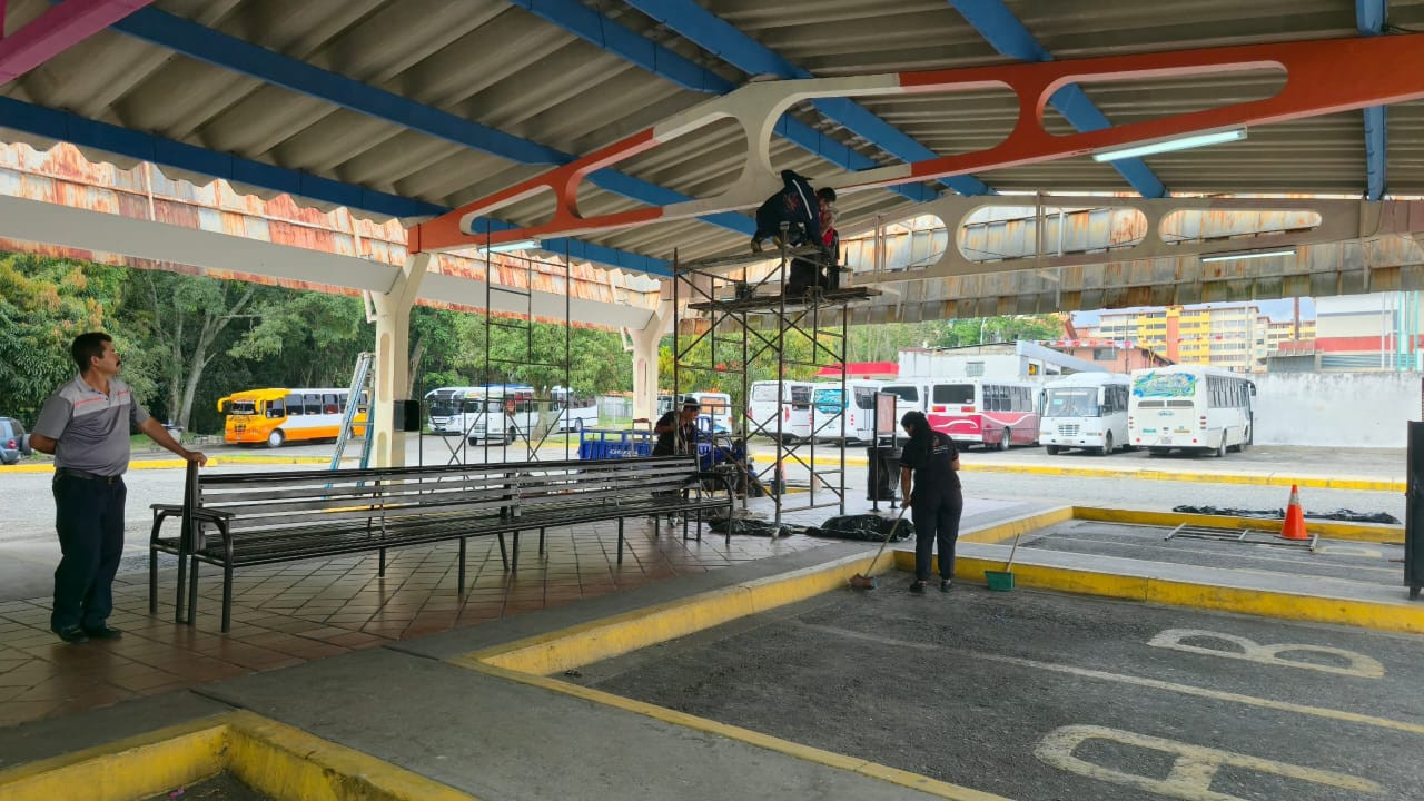 Diario Frontera, Frontera Digital,  Regionales, ,Alcalde Nelson Álvarez rehabilita andenes del Terminal de Pasajeros