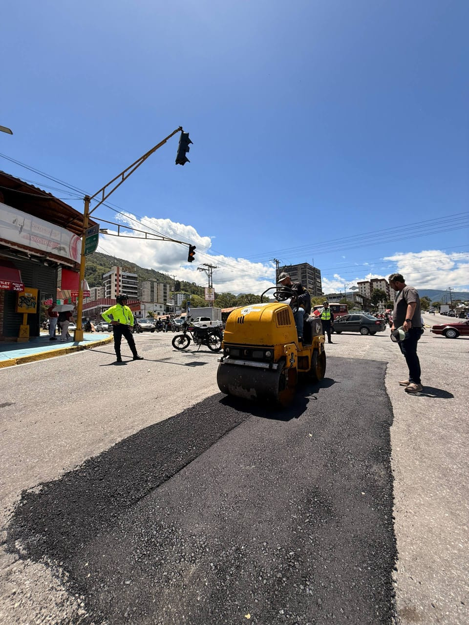Diario Frontera, Frontera Digital,  Regionales, ,Alcaldía de Mérida intensifica plan de bacheo con más de 16 toneladas de asfalto en la avenida Las Américas