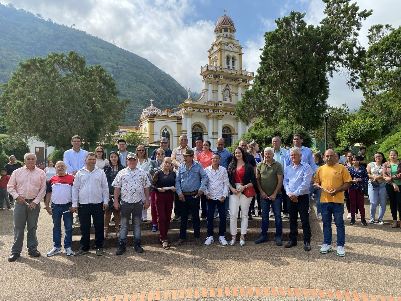 Diario Frontera, Frontera Digital,  Mocoties, ,Municipalidad de Zea rinde homenaje a  trabajadores con acto cívico y entrega de reconocimientos