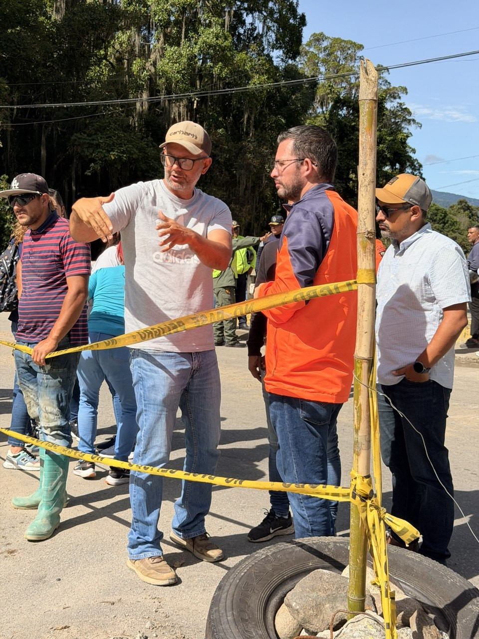 Diario Frontera, Frontera Digital,  Regionales, ,Nelson Álvarez hizo un llamado a la conciencia y a la máxima precaución de los ciudadanos mientras se completan las labores de reparación con la maquinaria pesada en el sitio,Alcalde Nelson Álvarez inspeccionó afectaciones por lluvias en el puente de El Arenal