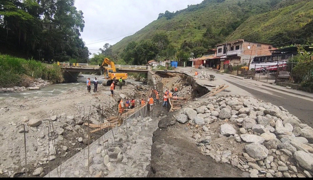 Diario Frontera, Frontera Digital,  Regionales, ,Esta obra de mitigación y reforzamiento estructural tiene como objetivo principal estabilizar la vía de acceso, proteger los márgenes del afluente y garantizar un tránsito seguro para los habitantes de la zona,Avanzan trabajos de protección vial en el sector El Arenal