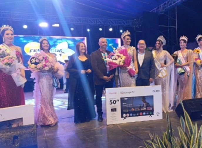 Diario Frontera, Frontera Digital,  El Vigía Panamericana, ,En esta edición, el jurado estuvo integrado por Francesco Briceño, presidente de las ferias de Tovar; la diseñadora Sandra Varela; Julio Enguelver, director regional de Mis Turismo y presidente de Srita. Mérida Internacional; Rixa Márquez, Miss Petite, Mesoamérica International 2026 y Valentina Benavides, médico cirujano y especialista en estética,Crisbel Araque: "Voy a representar la corona con mucho 
orgullo, disciplina y compromiso"