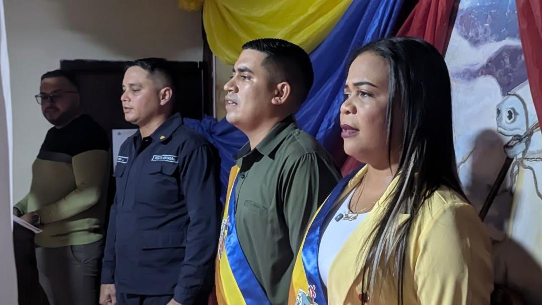 Diario Frontera, Frontera Digital,  El Vigía Panamericana, ,La mandataria local, durante su intervención, destacó el compromiso profesional y ético del comisario Rivera en pro del fortalecimiento de la  tercera trasformación,Alcaldía y Concejo Municipal de Obispo Ramos de Lora 
otorgaron distinción honorífica al Comisario Jesús Rivera Puentes