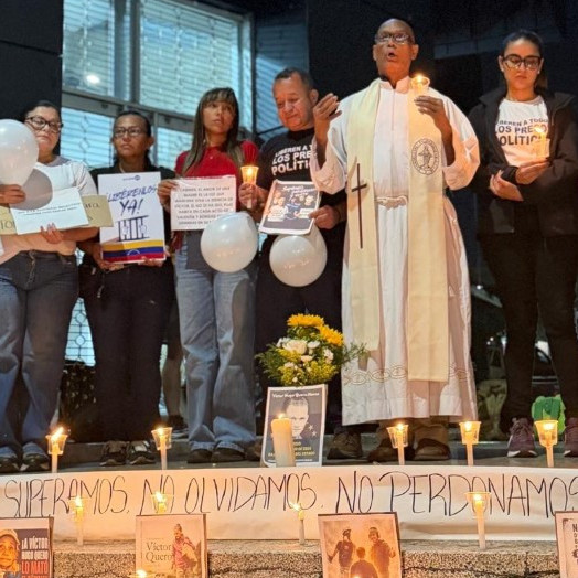 Diario Frontera, Frontera Digital,  Nacionales, ,Justicia para Víctor Quero: Familiares de presos políticos 
dieron el último adiós frente a El Helicoide