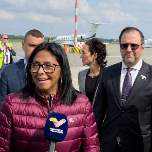 Diario Frontera, Frontera Digital,  Nacionales, ,Presidenta encargada Delcy Rodríguez llega a Países Bajos 
para ejercer histórica defensa en la CIJ