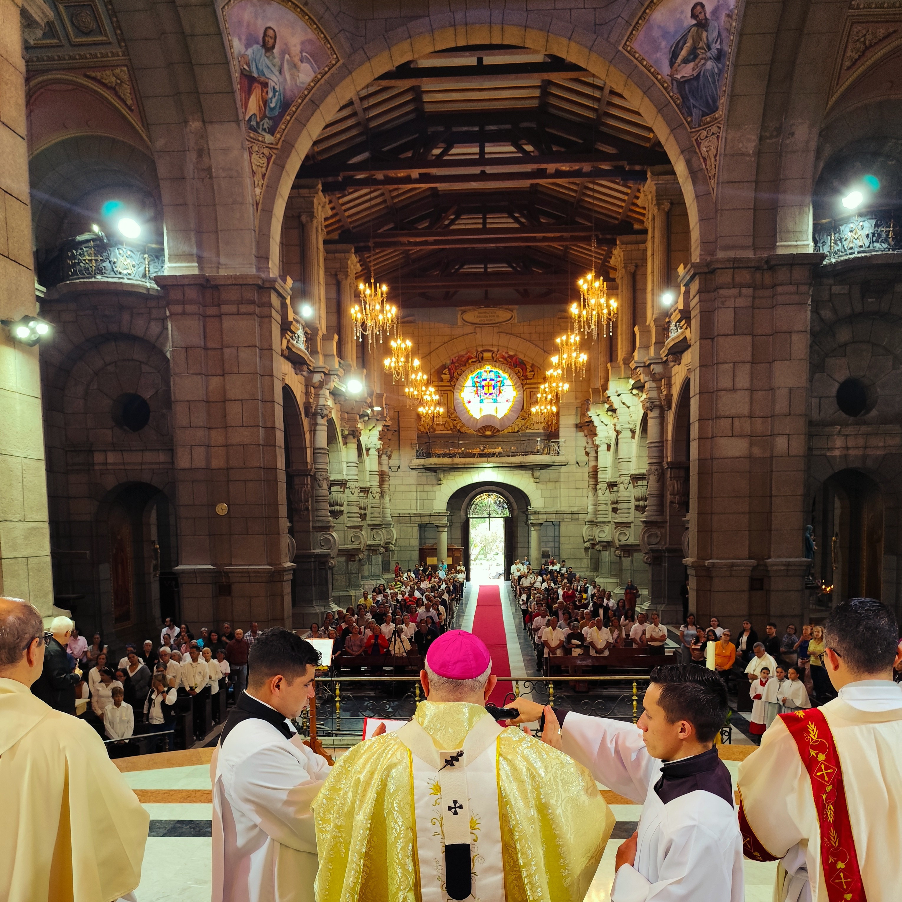 Diario Frontera, Frontera Digital,  Regionales, ,66 años de historia, oración y devoción Mariana 
de la Basílica Menor Iglesia Catedral de la Imaculada Concepcion de Mérida