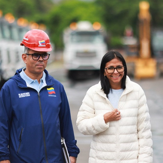 Diario Frontera, Frontera Digital,  Nacionales, ,Presidenta encargada entrega lote de camiones para fortalecer 
flota de recolección de desechos sólidos en 11 estados del país