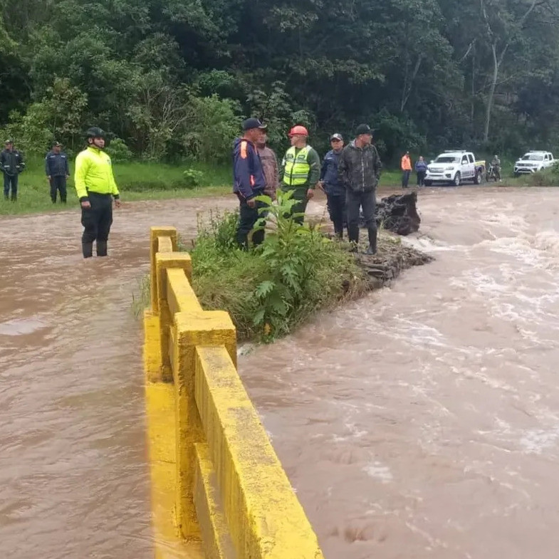 Diario Frontera, Frontera Digital,  Regionales, ,Se desbordó el río de Mesa Quintero en Capurí, pueblos del Sur de Mérida
