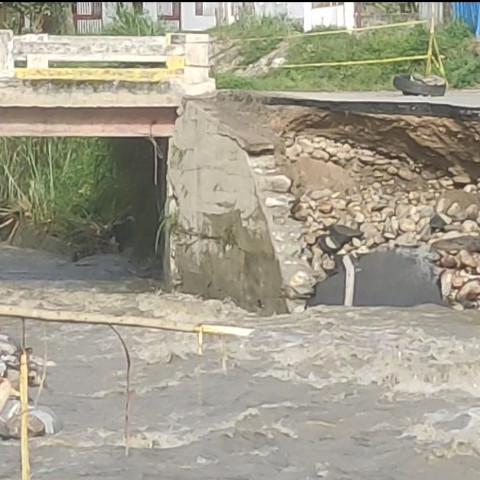Diario Frontera, Frontera Digital,  Regionales, ,Colapso vial y alerta en Mérida: Crecida del río Chama 
compromete el puente hacia El Arenal