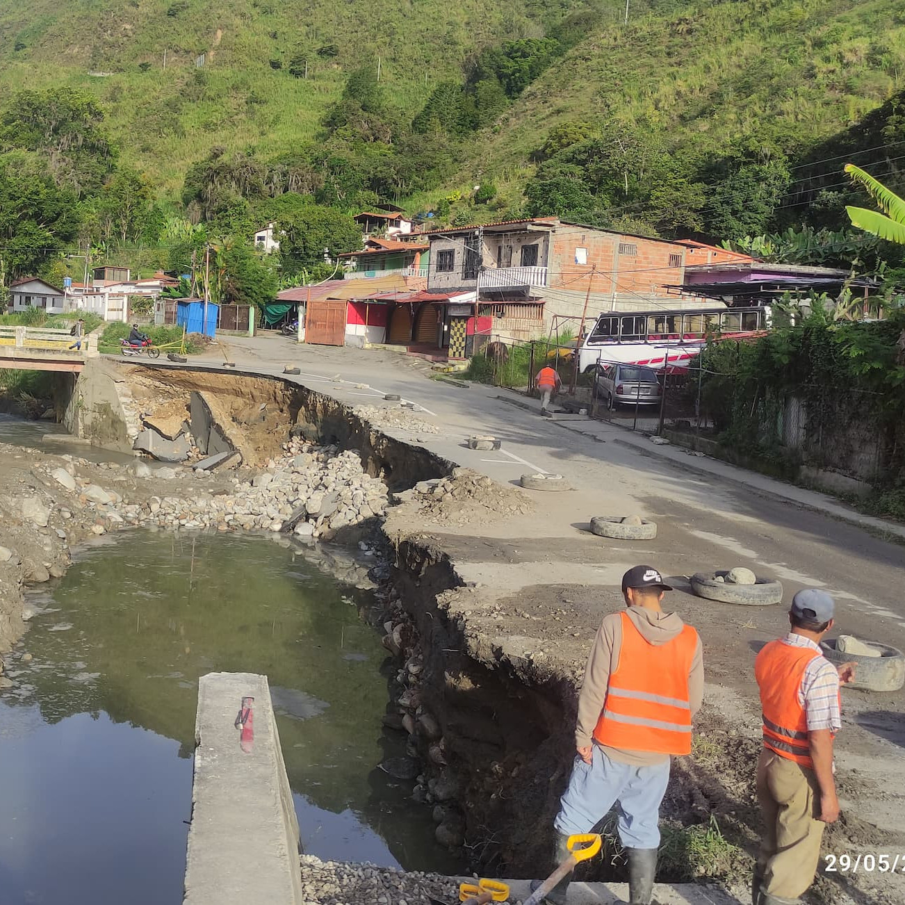 Diario Frontera, Frontera Digital,  Regionales, ,Activan despliegue de maquinaria para aligerar el paso en El Arenal tras crecida del río Chama