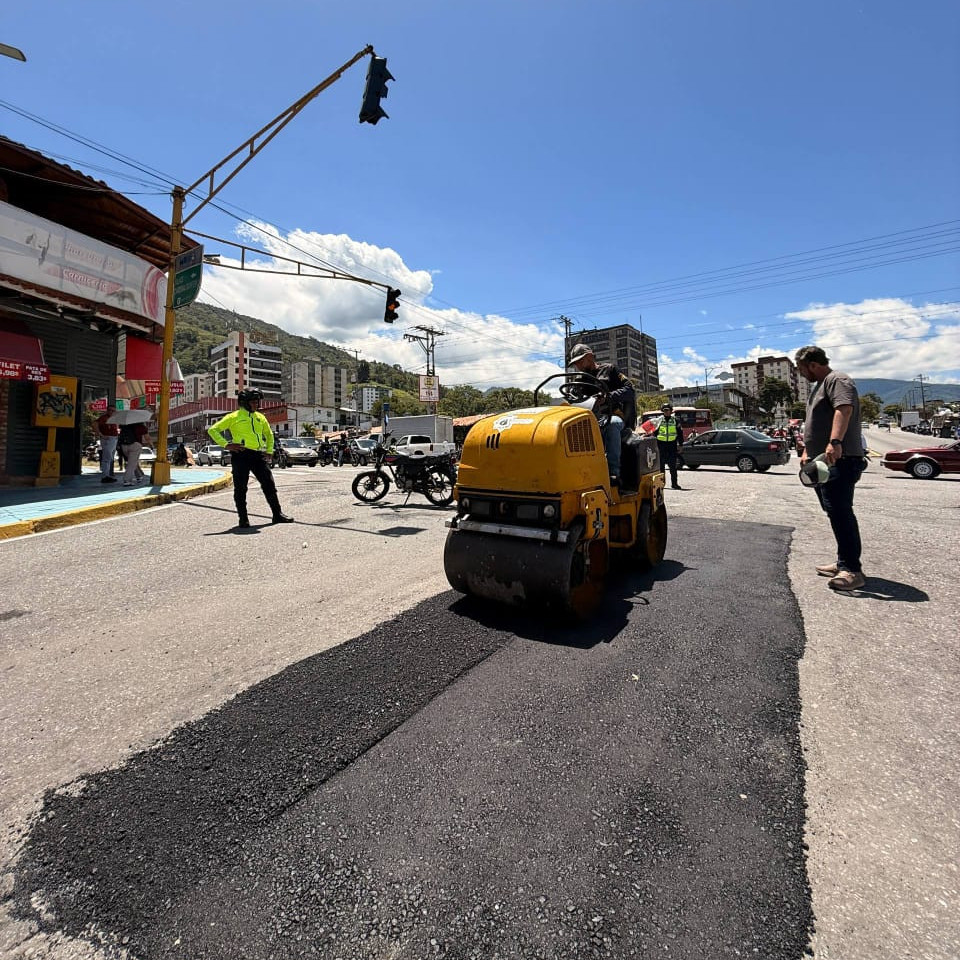 Diario Frontera, Frontera Digital,  Regionales, ,Alcaldía de Mérida intensifica plan de bacheo con más de 16 toneladas de asfalto en la avenida Las Américas