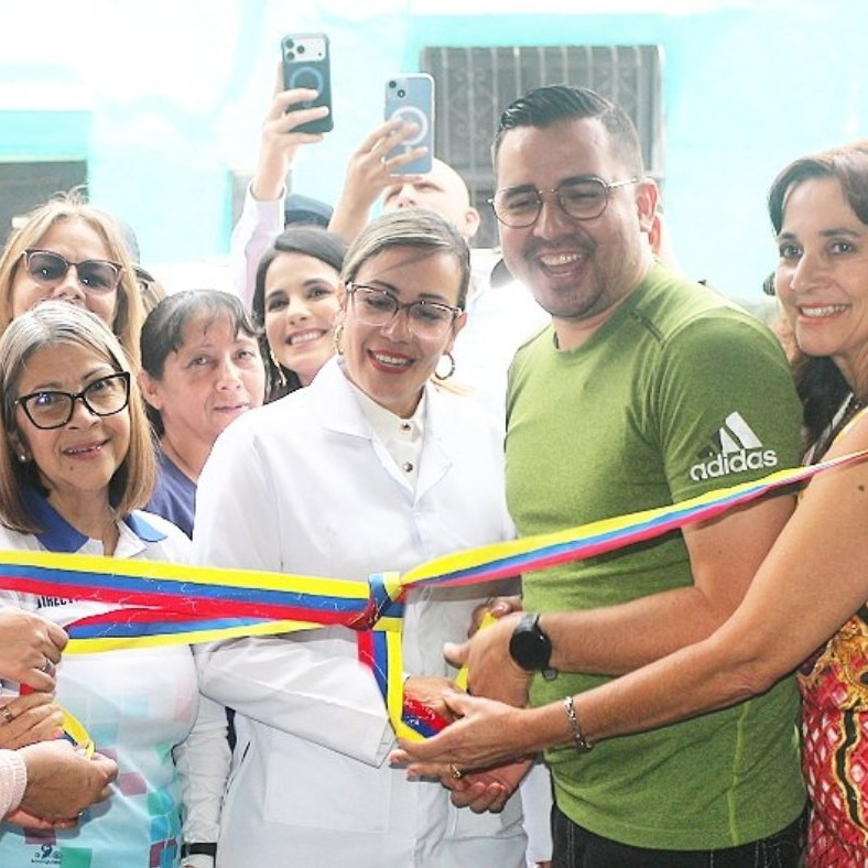 Diario Frontera, Frontera Digital,  Salud, ,Arnaldo Sánchez reinauguró Clínica de los Trabajadores de la Gobernación de Mérida