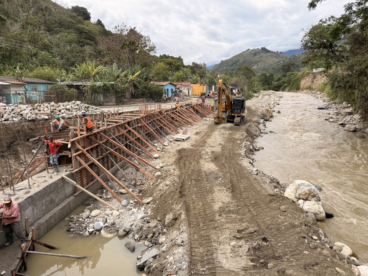 Diario Frontera, Frontera Digital,  Regionales, ,Nelson Álvarez, informó sobre los avances extraordinarios en la construcción de muros de contención y en las labores para la canalización del río,El estado mayor para los servicios públicos avanza 
en la reconstrucción vial y canalización del río Chama en El Arenal