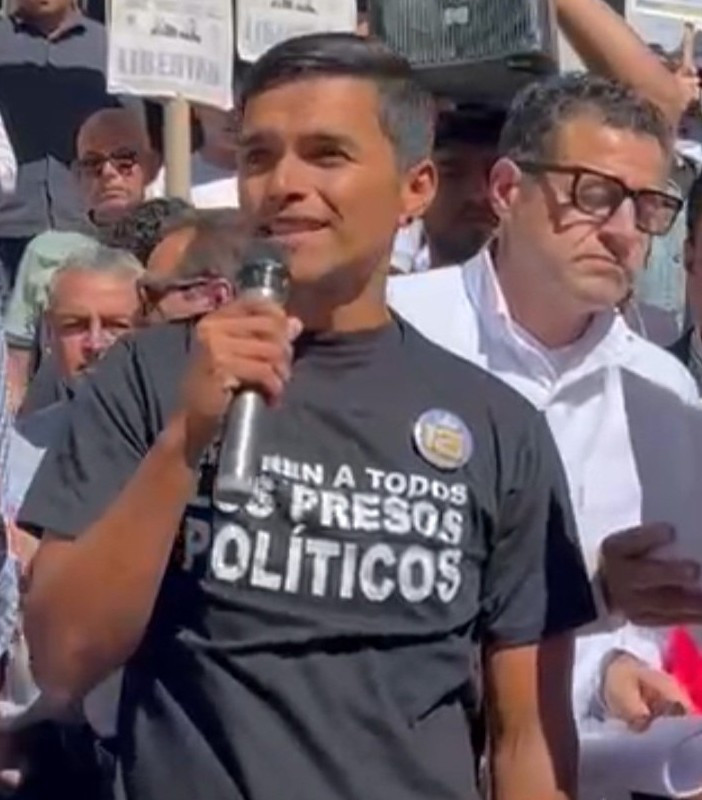 Diario Frontera, Frontera Digital,  Regionales, ,Muñoz explicó que la decisión se produjo tras semanas de presión del movimiento estudiantil, denuncias públicas en redes sociales y gestiones directas en la capital,Junnior Muñoz anunció restitución del 50% del pasaje estudiantil en Mérida