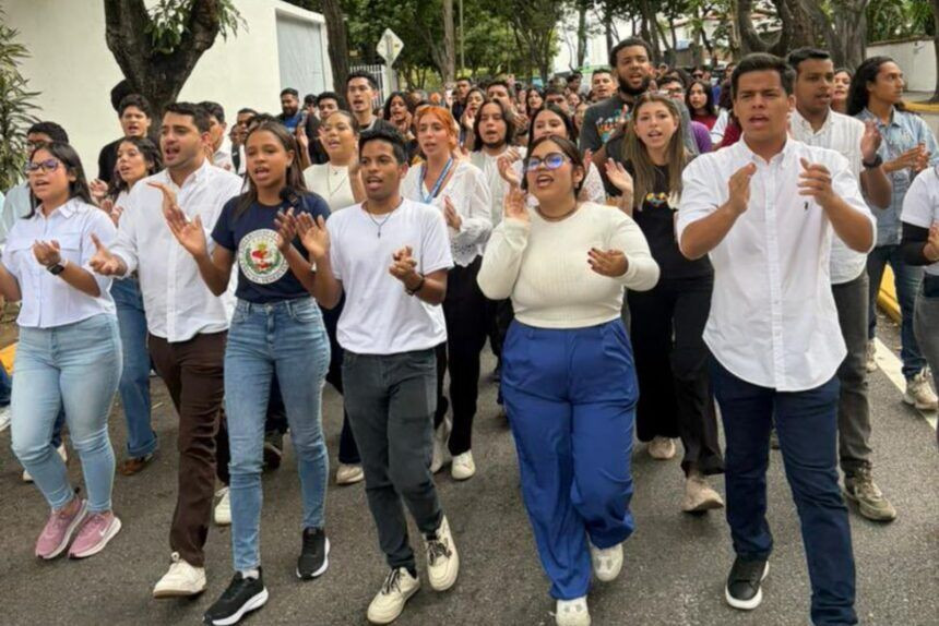 Diario Frontera, Frontera Digital,  Nacionales, ,Estudiantes de la UCV protestaron contra la reprogramación de elecciones profesorales y estudiantiles
