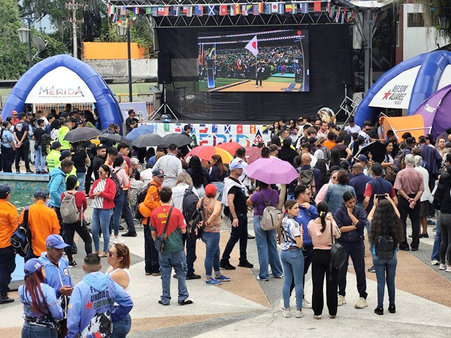 Diario Frontera, Frontera Digital,  Regionales, ,‎El secretario del deporte para la gobernación de Mérida, William Uzcátegui, manifestó que como un solo Gobierno se organizó la actividad para el disfrute y la recreación,‎Merideños disfrutaron del inicio del Mundial de Fútbol en pantalla gigante