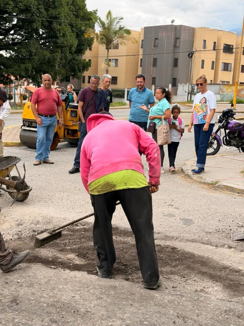 Diario Frontera, Frontera Digital,  Regionales, ,La máxima autoridad municipal destacó y agradeció el valioso acompañamiento de las jefas de UBCh, líderes de calle y las estructuras de los comandos comunitarios en la planificación de esta jornada,Alcalde Nelson Álvarez intensifica plan de bacheo y abordaje integral