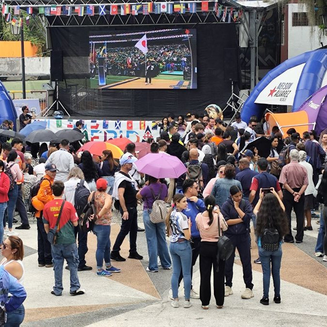 Diario Frontera, Frontera Digital,  Regionales, ,‎Merideños disfrutaron del inicio del Mundial de Fútbol en pantalla gigante