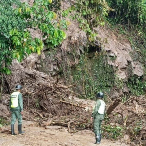 Diario Frontera, Frontera Digital,  Regionales, Páramo, ,Deslizamiento de tierra bloquea paso vial entre Barinas y Mérida