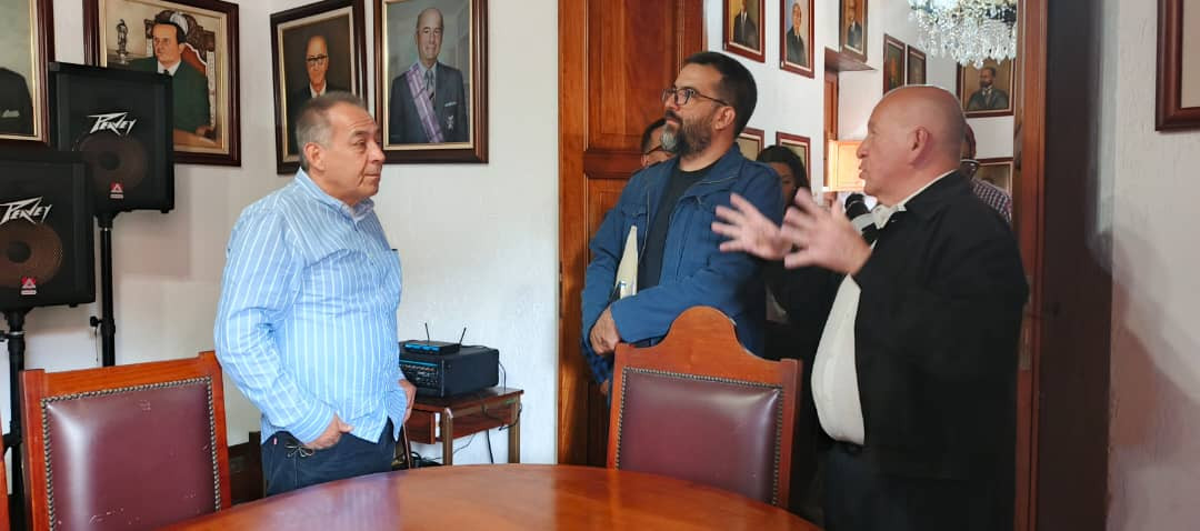 Diario Frontera, Frontera Digital,  Regionales, ,El Ministro se mostró agradecido con la guía patrimonial de ambos Directores "en la seguridad de sumar voluntades Interinstitucionales para hacer que Mérida destaque en sus valores y fortalezas desde el Congreso Internacional de Historia que realizaremos a finales del año 2026",Ministro de Cultura visitó lugares patrimoniales de Mérida