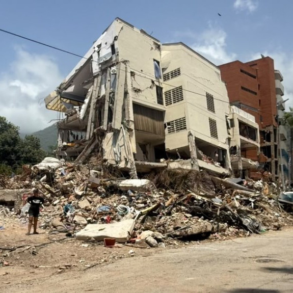 Diario Frontera, Frontera Digital,  Nacionales, ,Anuncian demolición de 39 edificios dañados en La Guaira tras los terremotos de junio